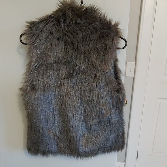 Clothes - Picture 2 of 4